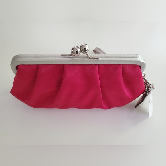 NWT Coach Fuchsia Clutch with Kiss Lock And Silver Accents - Picture 1 of 6